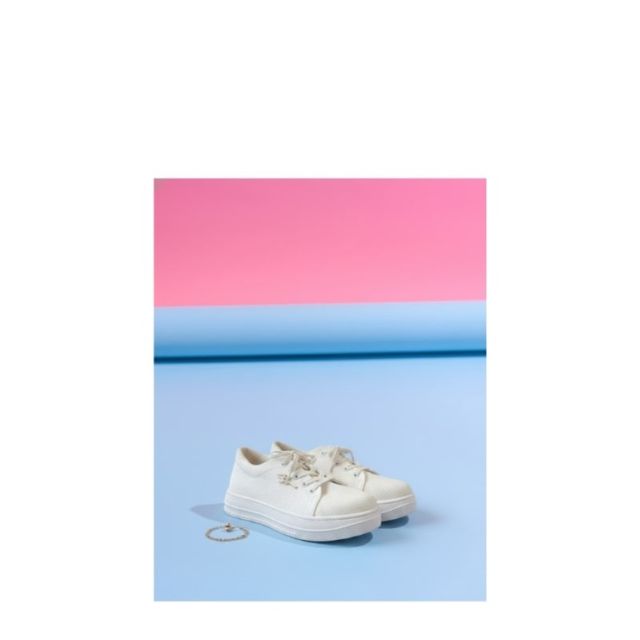 Ledies Wear Snackers Shoes