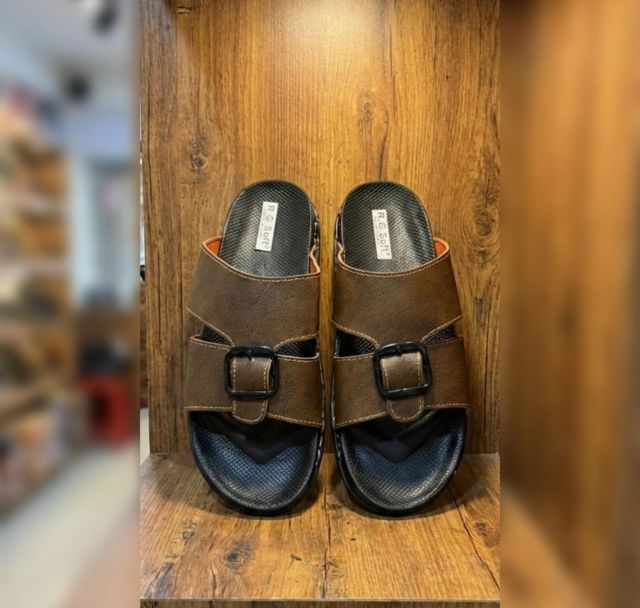 LEATHER SLIDE SANDLES